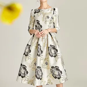 Robe <span class=keywords><strong>de</strong></span> <span class=keywords><strong>mariée</strong></span> personnalisée pour <span class=keywords><strong>la</strong></span> mère <span class=keywords><strong>de</strong></span> <span class=keywords><strong>la</strong></span> <span class=keywords><strong>mariée</strong></span>, respirante, col rond, imprimé floral, 100% polyester, coupe trapèze, longueur genou - Product Image 1