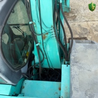 Excavadora Mediana y Pequeña Kobelco SK135SR de 13.5 Toneladas, Brazo Corto para Trabajos Urbanos en Espacios Reducidos, Bajo Número de Horas y Precio Bajo