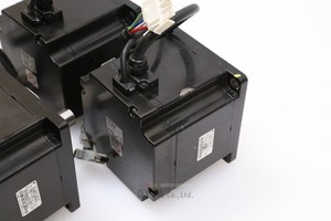 Motor Servo AC YASKAWA SGMPH-15AAA21 de 1500W Usado, con Rayones y Abolladuras, MOT-I-3590=8A41 - Product Image 5