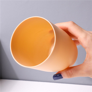 Minimalist Couple Mouthwash Cup Plastic Toothbrush Holder Round Design Lightweight For Bathroom Use White Beige - Product Image 4