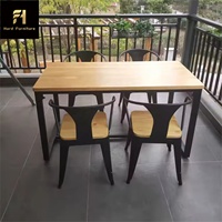 Chaise moderne et durable personnalisée en plastique et bois anti-corrosion pour les repas d'extérieur et le mobilier de jardin pour l'école et l'atelier