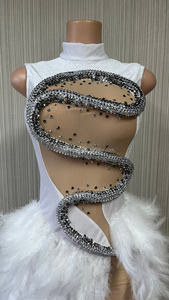 Abito da Sera Luminoso di Alta Qualità su Misura da Donna con Coda di <span class=keywords><strong>Piume</strong></span> Bianche e Cristalli Scintillanti, Abito da Sposa - Product Image 4