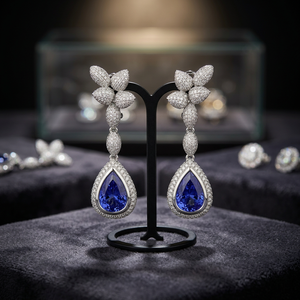 Boucles d'oreilles pendantes de luxe pour femme en or massif 18 carats avec saphir, plaqué rhodium, forme goutte d'eau, diamants ronds taille brillant - Product Image 1