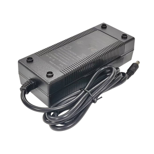 Cargador de Batería de Litio Ternaria de 33.6V 2.5A con Certificación UL1310 para Scooters Eléctricos de 36V/Bicicletas Eléctricas/Bicicletas de Equilibrio - Product Image 3