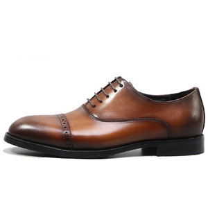 Nouvelles chaussures en cuir pour hommes, style brogue, adaptées à l'automne et à l'hiver, décontractées et antidérapantes, cuir marron, couture de haute qualité - Product Image 1