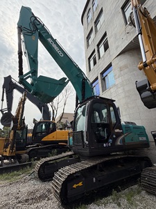 Équipement de construction d'occasion de taille moyenne, excavatrice Kobelco SK200 de 20 tonnes sur chenilles avec godet de terrassement - Product Image 3