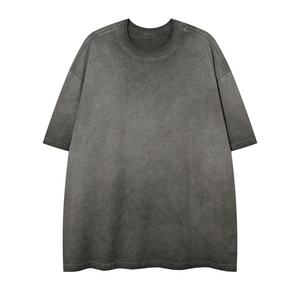 เสื้อผ้าผู้ชายทรงโอเวอร์ไซส์ ผ้าฝ้ายเนื้อหนักถักแบบวินเทจคุณภาพสูง ซักย้อมสีแบบแอซิด น้ำหนัก 280GSM ระบายอากาศได้ดี เป็นมิตรกับสิ่งแวดล้อม สีซีดแบบย้อนยุค - Product Image 1