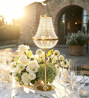 Support floral de mariage doré de style européen pour salle d'hôtel, avec rideau de perles de cristal suspendu et centres de table LED