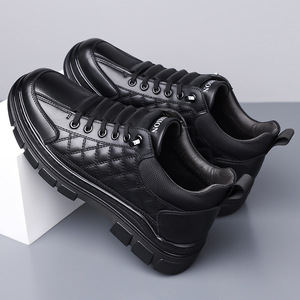 รองเท้าหนังผู้ชายลำลอง ส้นเตี้ย พื้นยาง พื้นนุ่ม ใส่สบาย - Product Image 2