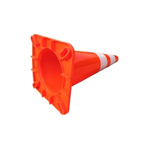 Cône de signalisation routière en PVC de 700 mm, hautement réfléchissant, en plastique, pour la sécurité routière - Product Image 4