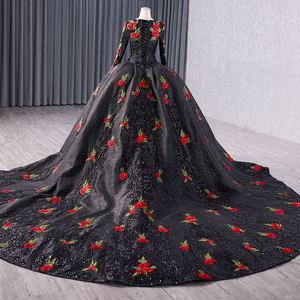 Vestido de Gala Formal Vintage Negro con Flores Estilo Imperio para Quinceañera, Talla Grande, con Cola Capilla y Encaje, Modelo 241038 - Product Image 4