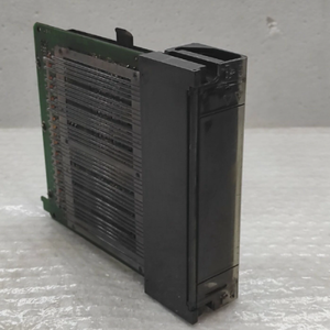 Module de sortie numérique Honeywell ControlEdge HC900 32 points 24 VDC pour systèmes d'automatisation PLC - Product Image 3