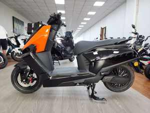 สกู๊ตเตอร์ไฟฟ้าแบบสปอร์ต 60v 72v ความเร็วสูง มอเตอร์ไซค์ไฟฟ้าสำหรับผู้ใหญ่ 2000w 80 กม./ชม. มอเตอร์ไซค์ไฟฟ้าสำหรับขาย - Product Image 1