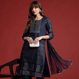 Lámina de impresión Yoke Design Gotta Patti rayón viscosa Kurta con pantalones y Dupatta - Product Image 1