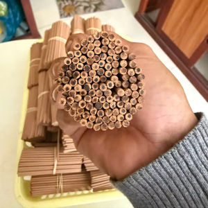 Incienso de Sándalo Aromático Religioso Dai Binh al por Mayor con Opciones de Fragancia Personalizadas - Product Image 1