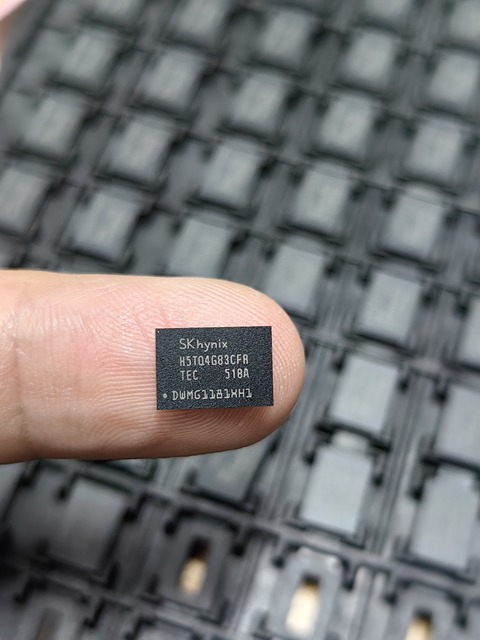 SKHYNIX H5TQ4G83CFR-TEC TEC 78 FBGA DDR3 SDRAM Memory IC Chip Industrial Mainboard RAM New in Stock Electronic Components