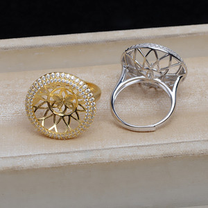 แหวนเงินแท้ S925 ลายดอกไม้บาน ปรับขนาดได้ พร้อมไข่มุก 15-16 มม. รุ่น JG5218 อุปกรณ์ทำเครื่องประดับ พร้อมฐาน - Product Image 4