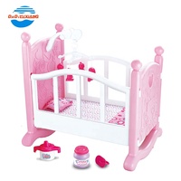 Vente flash : Jouets de maison de poupée en plastique, ensemble de poupées pour bébé, lit de poupée pour fille