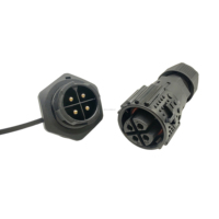 Connecteur mâle auto-bloquant M19 4 broches 20A à montage sur panneau, étanche IP67, pour appareil électrique.