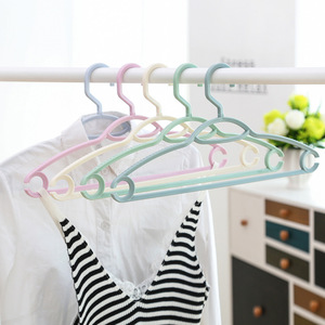 Perchas de plástico para adultos antideslizantes multifuncionales sin rastro de alta calidad para guardar en la tienda - Product Image 2