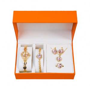 Coffret Cadeau de Bijoux pour Femme Fait Main Durable avec Bracelet, Collier et Bague en Alliage PU, Boîte Carrée en Papier – Idéal pour la Saint-Valentin - Product Image 3