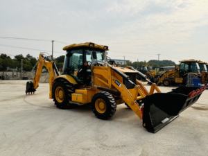 Chargeuse-pelleteuse JCB 3CX/4CX 4x4 d'occasion haute performance, modèle 2023, moteur Kohler 55 kW, charge nominale 6,07 t, qualité de la machinerie d'origine - Product Image 6