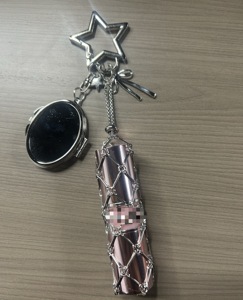 Organizador de Moda DIY: Bolsa de Malla Dorada y Plateada con Llavero de Espejo, Perfecta para Lápiz Labial, Mini Perfume, Viajes, Fiestas, Uso Diario - Product Image 6