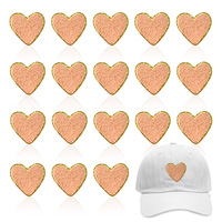 Patch en chenille blanc personnalisé en forme de cœur avec bordure dorée scintillante, badge brodé, appliqué thermocollant pour chapeaux, sacs, vêtements