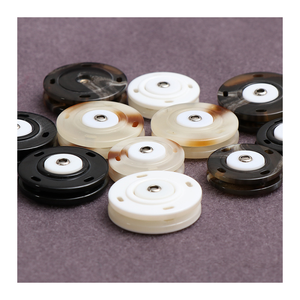 Bán Buôn May Snap Nút 18Mm 21Mm 25Mm <span class=keywords><strong>2</strong></span> Phần Vòng Nhựa Báo Chí Snap Nút Cho Lông Cừu Áo - Product Image 3