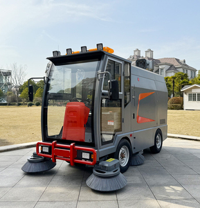 Machine de nettoyage de sols multifonctionnelle compacte R-S2200-F pour routes et rues, 48V/200Ah - Product Image 2