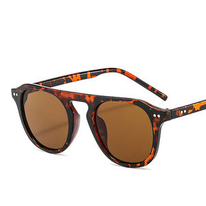 Gafas <span class=keywords><strong>De</strong></span> <span class=keywords><strong>Sol</strong></span> <span class=keywords><strong>De</strong></span> alta calidad para mujer, <span class=keywords><strong>lentes</strong></span> polarizadas redondas, montura pequeña, unicolor - Product Image 5