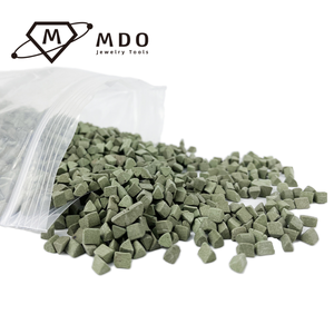 Material de Pulido Triangular Abrasivo de 450g/bolsa para Eliminar Óxido de Metal, Desbarbar, Biselado y Pulido de Joyería - Product Image 4