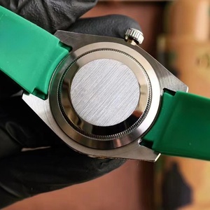 Reloj Deportivo Premium Plateado con Microincrustaciones de Diamantes, Esfera Verde Esmeralda Vibrante, Reloj de Buceo Automático de Cuerda Automática - Product Image 6
