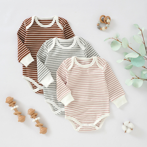 Baju monyet bayi rajutan uniseks baru lahir musim gugur persediaan ODM penutup kancing jepret kain katun motif garis lengan panjang - Product Image 1