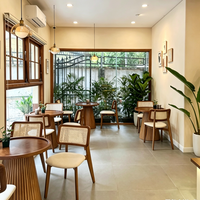 Vitrines de présentation haut de gamme sur mesure pour les magasins de détail, adaptées à la décoration intérieure des cafés