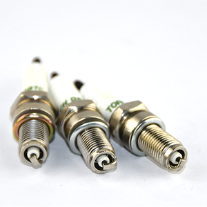 หัวเทียนรถจักรยานยนต์ขายส่ง รุ่น D8TC ใช้แทนหัวเทียน X5CC DP8EA-9 X24EPU9 0241145500 - Product Image 3