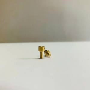 Eje de Latón Mecanizado por CNC Personalizado, Eje de Cobre Escalonado de Precisión para Componentes de Maquinaria Industrial, Suministro de Fabricante OEM - Product Image 1