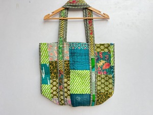 Bolsa de Mano Grande Acolchada de Algodón con Diseño de Patchwork Reversible Estilo Boho, Hecha a Mano, para Mujer, para Viajes y Compras - Product Image 2