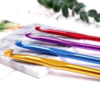 Sunloop PM08 2-8mm 12 Pièces Kit de Crochets Ergonomiques en Aluminium Portable Simple Ensemble d'Aiguilles à Tricoter Fil à Tricoter Multicolore