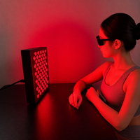 Panneau de luminothérapie infrarouge à 60 LED double puce avec modes pulsés pour soins de beauté