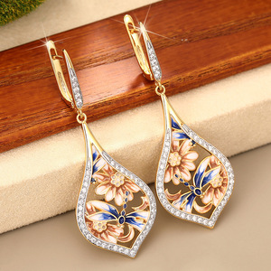 Orecchini pendenti smaltati a forma di libellula floreale per donna, gioielli eleganti in stile pastorale vintage - Product Image 3