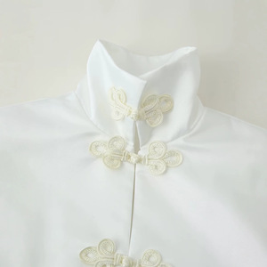 Chaqueta de Satén con Cuello Mandarín para Mujer, Diseño Personalizado 2026, Corte Holgado, Botones Tradicionales Tipo Rana, Estilo Chino, Chaqueta Vintage OEM/ODM - Product Image 3