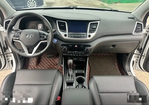 <span class=keywords><strong>Hyundai</strong></span> <span class=keywords><strong>Tucson</strong></span> 1.6T Classic SUV Usato, Guida a Sinistra, Sedili in Pelle, Telecamera Posteriore, Pneumatici R16, Cerchi in Alluminio - Product Image 5