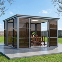 Ruang Santai Luar Ruangan Beratap Datar Aluminium dengan Kaca Berwarna Coklat Anti UV Tahan Angin dan Pintu Geser Tertutup untuk Taman atau Halaman