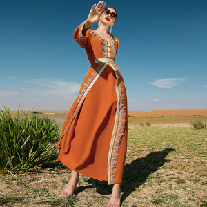 encaje, adornos de cristal <span class=keywords><strong>y</strong></span> bordado de flores. Dubai, Emiratos Árabes Unidos, Turquía - Product Image 6