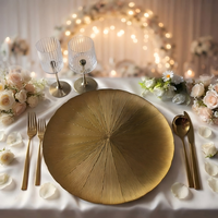 Assiettes de présentation en verre de 13 pouces, prix d'usine en gros, disponibles en or et argent, vaisselle ronde de luxe pour banquets et événements