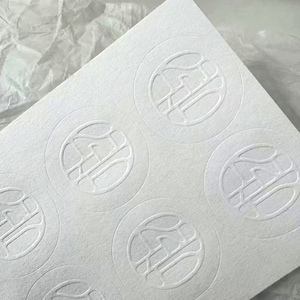 Adesivo personalizzato in vinile <span class=keywords><strong>con</strong></span> logo, testo e motivo in rilievo, autoadesivo per imballaggi di prodotti al dettaglio - Product Image 3