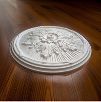 Médaillon de plafond blanc avec des capacités de moulage élégantes pour la décoration intérieure, matériau pour la maison