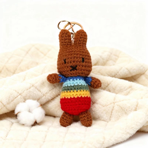 Porte-clés Lapin au Crochet Fait Main, Breloque Lapin Tricoté Arc-en-ciel, Pendentif Lapin <span class=keywords><strong>Melanie</strong></span>, Vente en Gros Personnalisable - Product Image 5