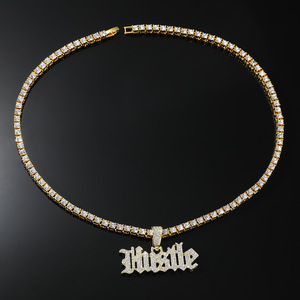 Nouveauté 2026 : Collier Pendentif Lettre en Alliage Plaqué Or et Argent Style Hiphop Luxe Léger pour Homme – Bijou Tendance - Product Image 4